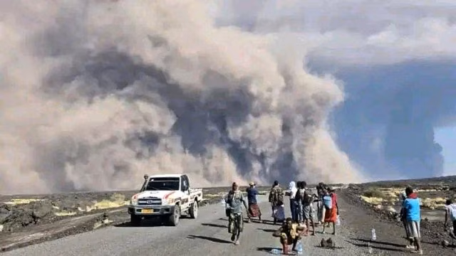 Afar volcano erupts, blasting smoke 14 km high across the Red Sea